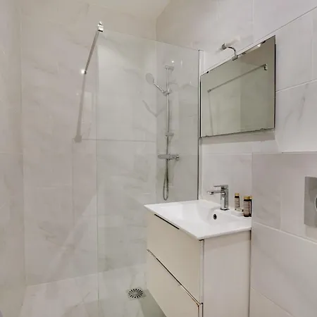 Cosy Apartment-6p-pigallelafayette شقة *